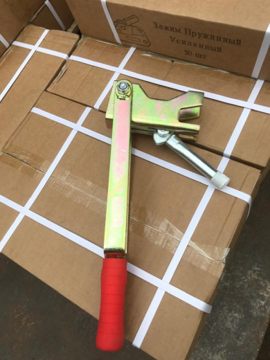 Ключ для пружинного зажима. С ним монтаж зажима легко и просто.